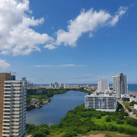 Con Vista Al Mar Y Al Centro De *